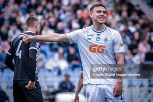 «Динамо» близко к подписанию защитника «Карпат» Алексея Сыча